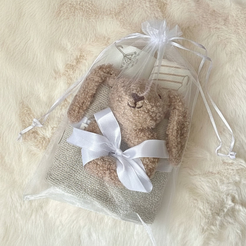 Baby Geschenk-Set mit Hasenrassel 🐰 personalisierbar