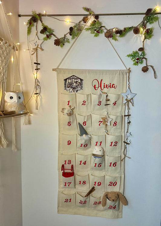 🕯️ Personalisierter Adventskalender Kinder bestickt mit Motiv Krippe und WunschNamen