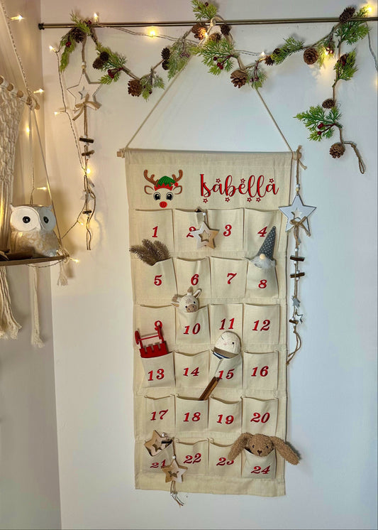 💫 Personalisierter Adventskalender Kinder bestickt mit Motiv Rentier und WunschNamen