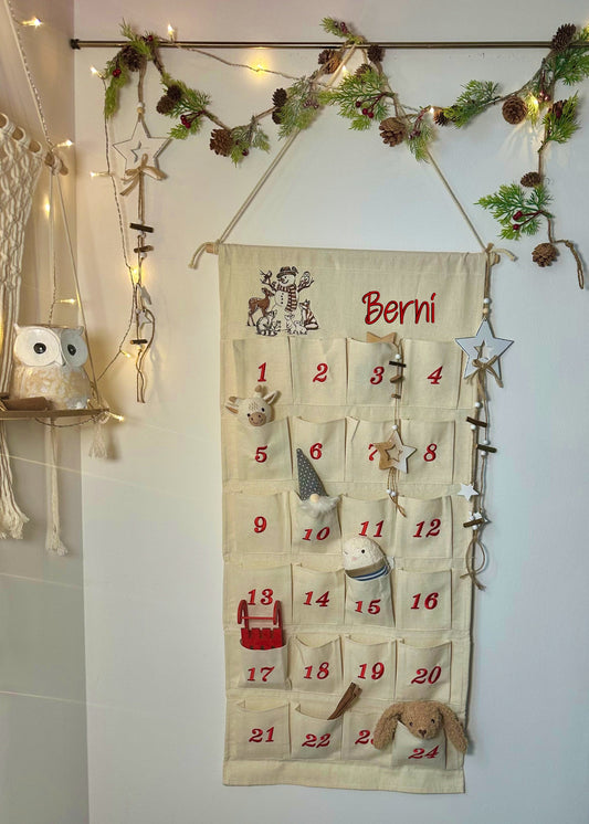 Personalisierter Adventskalender Kinder bestickt mit Motiv Schneemann, Waldtieren und WunschNamen