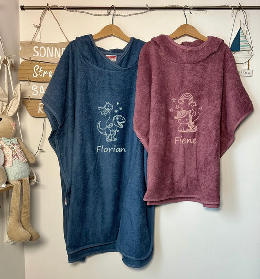Badeponcho in 2 Größen personalisierbar mit Stickmotiv + Wunschname