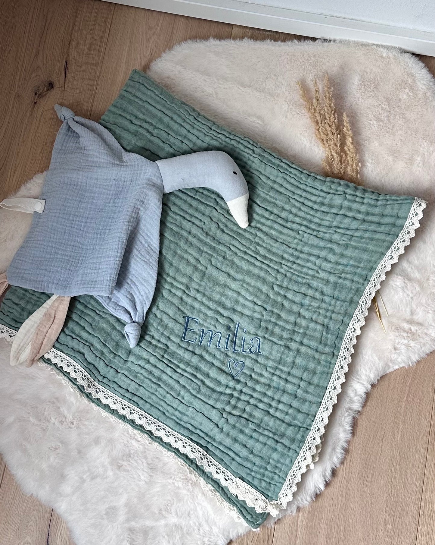 Personalisiertes Geschenkset - Musselindecke & Gänse-Schnuffeltuch