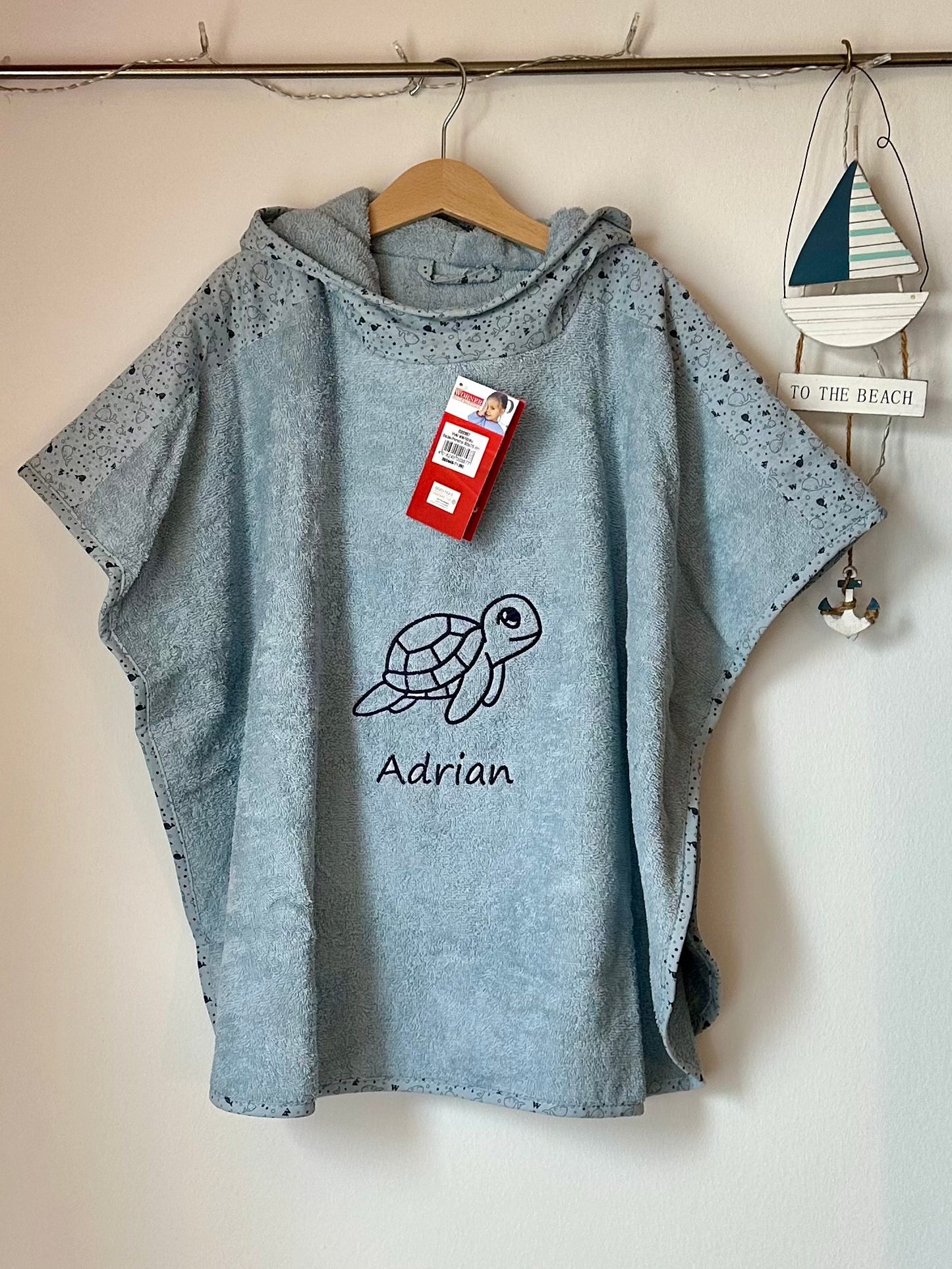 Badeponcho mit bedruckter Kapuze personalisierbar mit Stickmotiv + Wunschname