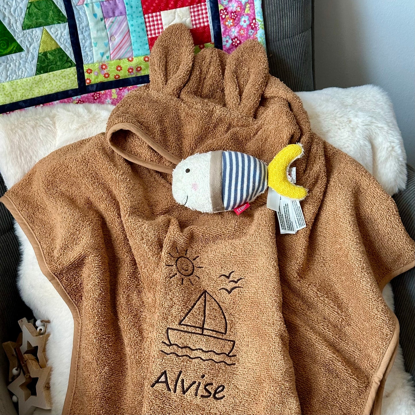 Badeponcho mit Kapuze & Ohren individuell personalisiert mit Motiv & Name