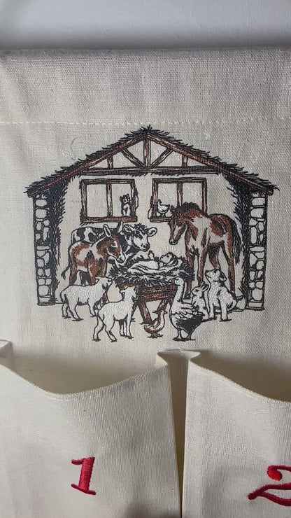 Personalisierter Adventskalender mit Krippe und Namen