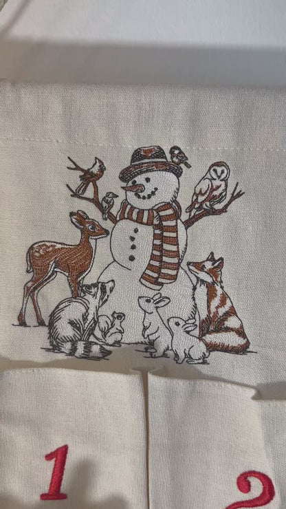 Personalisierter Adventskalender mit Schneemann, Waldtieren und Namen